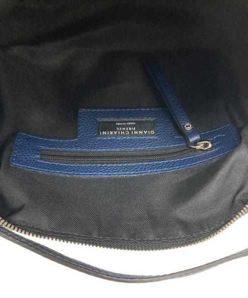 GIANNI CHIARINI（ジャンニ キアリーニ）GIANNI CHIARINI (ジャンニ キアリーニ) ショルダーバッグ ネイビーの古着・服飾アイテム