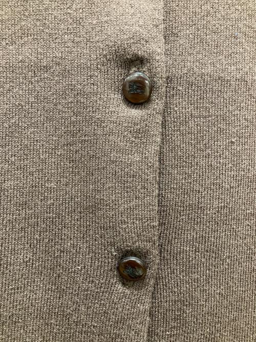 BURBERRY BLUE LABEL（バーバリー ブルー レーベル）BURBERRY BLUE LABEL (バーバリー ブルー レーベル) 丸首カーディガン ブラウン サイズ:Mの古着・服飾アイテム