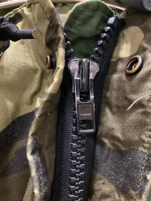 US ARMY（ユーエスアーミー）US ARMY (ユーエスアーミー) WINFILD社製ウッドランドカモゴアテックスパーカー オリーブ サイズ:MEDIUM SHORTの古着・服飾アイテム