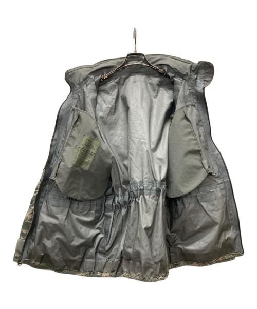 US ARMY（ユーエスアーミー）US ARMY (ユーエスアーミー) GTXカモフラミリタリージャケット ベージュ サイズ:MIDIUMの古着・服飾アイテム