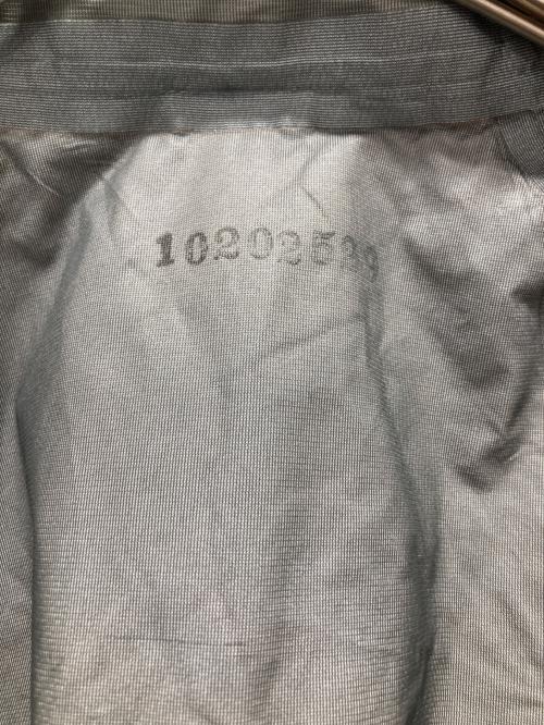 US ARMY（ユーエスアーミー）US ARMY (ユーエスアーミー) GTXカモフラミリタリージャケット ベージュ サイズ:MIDIUMの古着・服飾アイテム