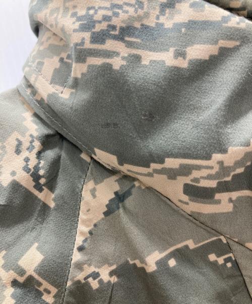 US ARMY（ユーエスアーミー）US ARMY (ユーエスアーミー) GTXカモフラミリタリージャケット ベージュ サイズ:MIDIUMの古着・服飾アイテム