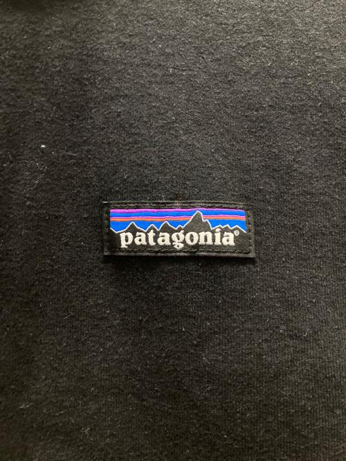 Patagonia（パタゴニア）Patagonia (パタゴニア) P-6 LABEL UPRISAL HOODY/ロゴパーカー ブラック サイズ:Lの古着・服飾アイテム