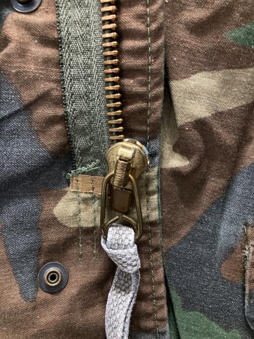 GOLDEN MFG（ゴールデン・エムエフジー）GOLDEN MFG (ゴールデン・エムエフジー) カモ柄ミリタリーコート カーキ サイズ:Sの古着・服飾アイテム