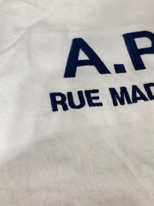 A.P.C.（アーペーセー）A.P.C. (アーペーセー) ロゴプリントTシャツ ホワイト サイズ:Mの古着・服飾アイテム