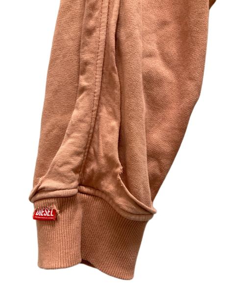 DIESEL（ディーゼル）DIESEL (ディーゼル) ロゴプリントスウェット/S-BOXT-DBL ベージュ サイズ:Mの古着・服飾アイテム