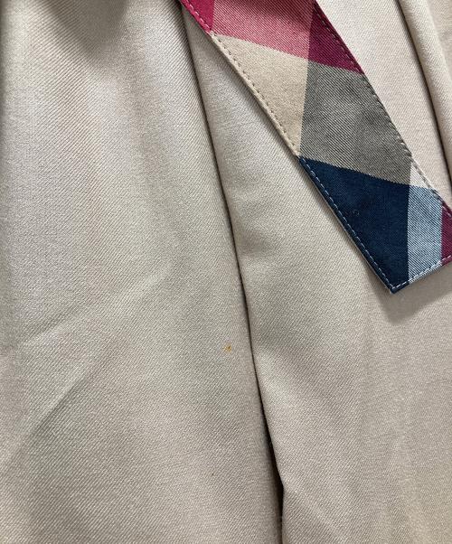 BLUE LABEL CRESTBRIDGE（ブルーレーベルクレストブリッジ）BLUE LABEL CRESTBRIDGE (ブルーレーベルクレストブリッジ) スカート ベージュ サイズ:36の古着・服飾アイテム