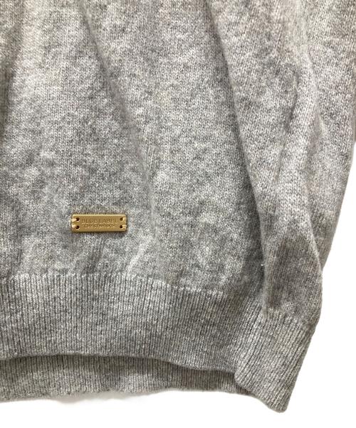 BLUE LABEL CRESTBRIDGE（ブルーレーベルクレストブリッジ）BLUE LABEL CRESTBRIDGE (ブルーレーベルクレストブリッジ) フラワー刺繍ニット グレー サイズ:38の古着・服飾アイテム