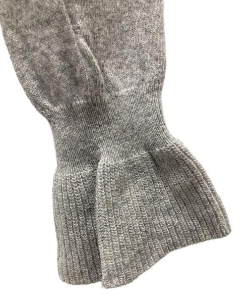 BLUE LABEL CRESTBRIDGE（ブルーレーベルクレストブリッジ）BLUE LABEL CRESTBRIDGE (ブルーレーベルクレストブリッジ) フラワー刺繍ニット グレー サイズ:38の古着・服飾アイテム