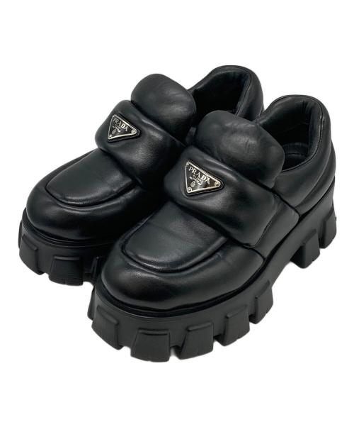PRADA（プラダ）PRADA (プラダ) ロゴプレートソフトパデッドナッパレザーローファー ブラック サイズ:38の古着・服飾アイテム