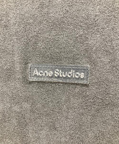 Acne studios（アクネ ストゥディオス）Acne studios (アクネ ストゥディオス) 背面ロゴパッチスウェット/LOGO PATCH CREW NECK SWEATER グレー サイズ:Sの古着・服飾アイテム
