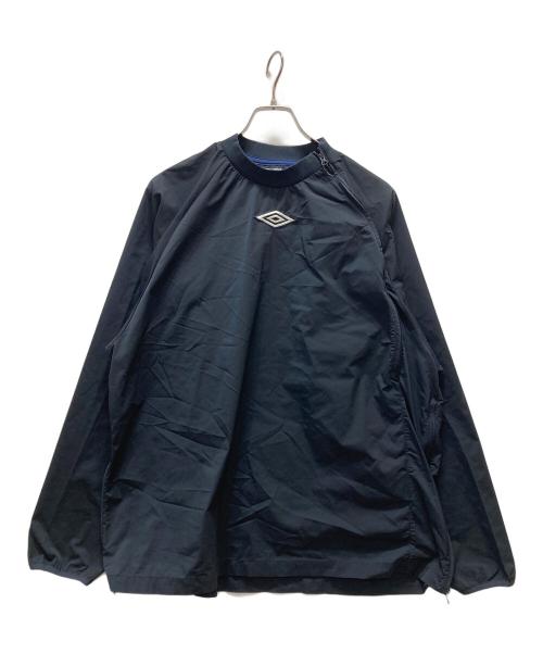 WHITE MOUNTAINEERING（ホワイトマウンテ二アニング）WHITE MOUNTAINEERING (ホワイトマウンテ二アニング) UMBRO (アンブロ) プルオーバーシャツ ブラック サイズ:XLの古着・服飾アイテム