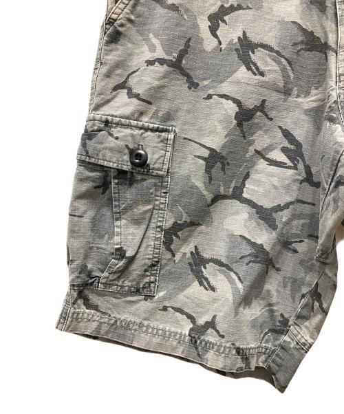 stussy（ステューシー）stussy (ステューシー) カモ柄ハーフパンツ グレー サイズ:32の古着・服飾アイテム