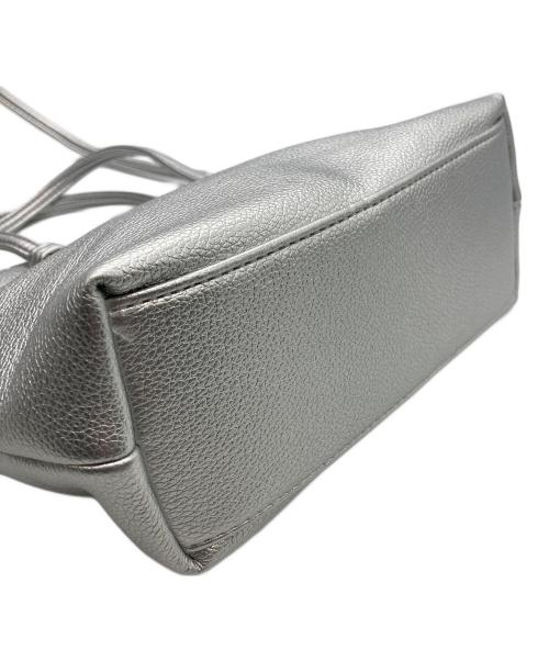 KITAMURA（キタムラ）KITAMURA (キタムラ) 2WAYバッグ シルバーの古着・服飾アイテム