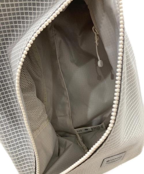 LULULEMON（ルルレモン）LULULEMON (ルルレモン) ボディバッグ グレーの古着・服飾アイテム