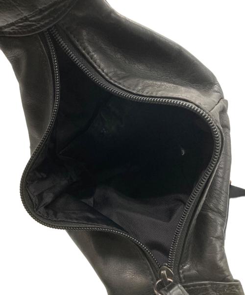 KATSUYUKI KODAMA（カツユキ コダマ）KATSUYUKI KODAMA (カツユキ コダマ) レザーボディーバッグ ブラックの古着・服飾アイテム