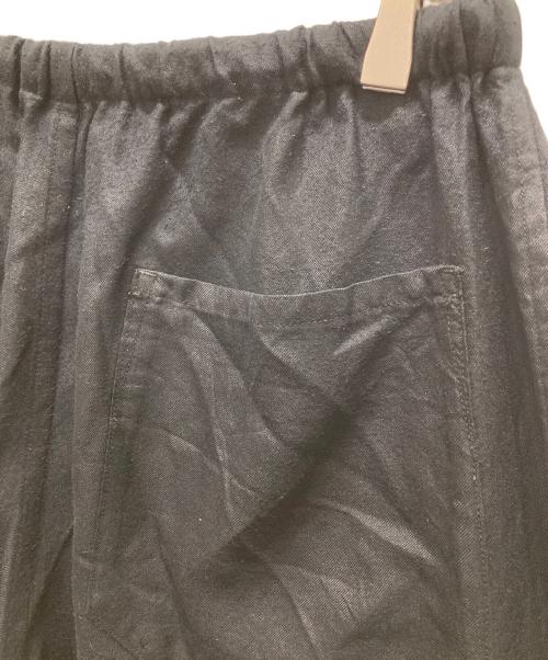 COMOLI（コモリ）COMOLI (コモリ) シルクネル ドローストリングパンツ ブラック サイズ:3の古着・服飾アイテム