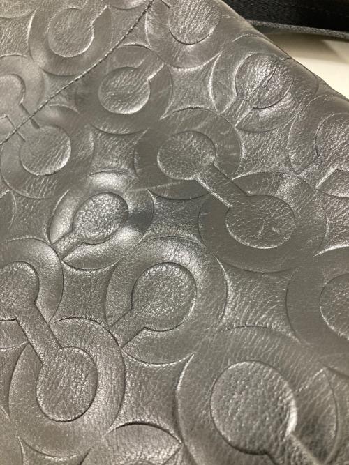 COACH（コーチ）COACH (コーチ) ショルダーバッグ/Op Art Embossed Leather Slim Messenger オプアート ブラックの古着・服飾アイテム