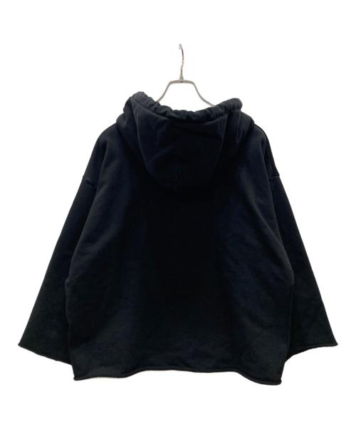 MM6 Maison Margiela（エムエムシックスメゾンマルジェラ）MM6 Maison Margiela (エムエムシックスメゾンマルジェラ) ロゴプリントクロップドプルオーバーパーカー ブラック サイズ:Mの古着・服飾アイテム