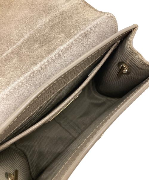 FURLA（フルラ）FURLA (フルラ) メトロポリスクロスボディショルダーバッグ ベージュの古着・服飾アイテム