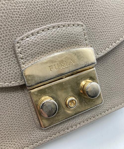 FURLA（フルラ）FURLA (フルラ) メトロポリスクロスボディショルダーバッグ ベージュの古着・服飾アイテム
