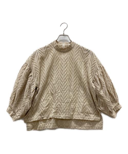 CLANE（クラネ）CLANE (クラネ) カットエンブロイダリートップ ベージュ サイズ:Sの古着・服飾アイテム