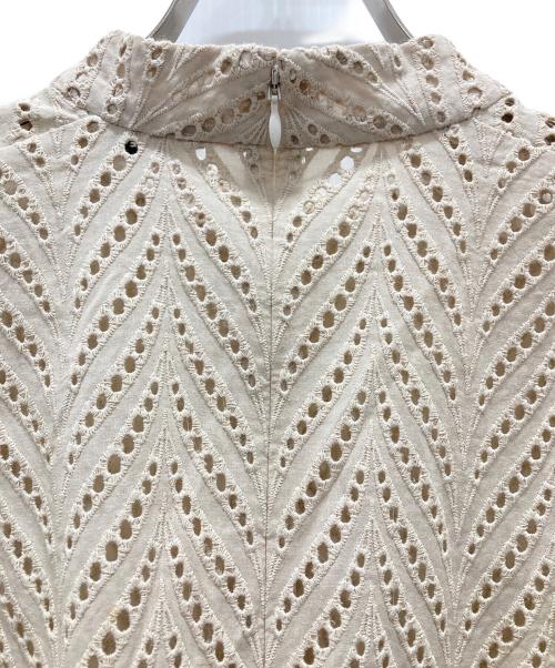 CLANE（クラネ）CLANE (クラネ) カットエンブロイダリートップ ベージュ サイズ:Sの古着・服飾アイテム