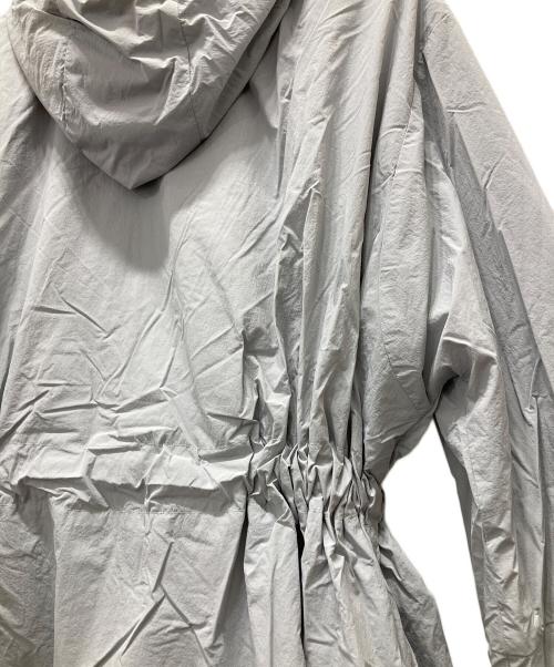 EMPORIO ARMANI（エンポリオ アルマーニ）EMPORIO ARMANI (エンポリオ アルマーニ) ミリタリーベルトフードピーコート グレー サイズ:Mの古着・服飾アイテム