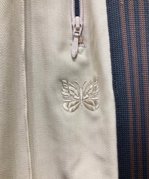 Needles（ニードルズ）Needles (ニードルズ) Adam et Rope WILD LIFE TAILOR (アダムエロペ ワイルドライフテイラー) トラックパンツ ベージュ サイズ:Sの古着・服飾アイテム