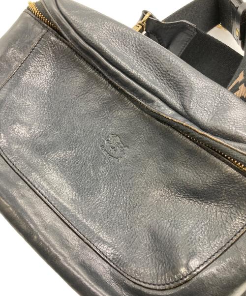 IL BISONTE（イル ビゾンテ）IL BISONTE (イル ビゾンテ) バムバッグ ブラックの古着・服飾アイテム