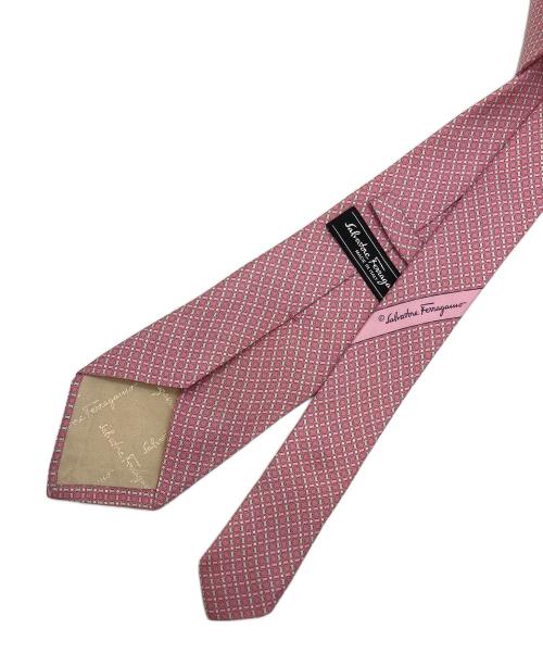 Salvatore Ferragamo（サルヴァトーレ フェラガモ）Salvatore Ferragamo (サルヴァトーレ フェラガモ) ネクタイ ピンク サイズ:Freeの古着・服飾アイテム