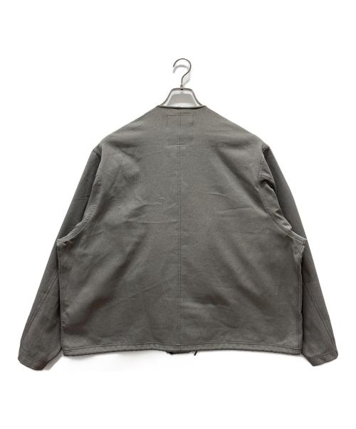 TIGHTBOOTH PRODUCTION（タイトブースプロダクション）TIGHTBOOTH PRODUCTION (タイトブースプロダクション) COLLARLESS FIELD JKT/ グレー サイズ:Mの古着・服飾アイテム