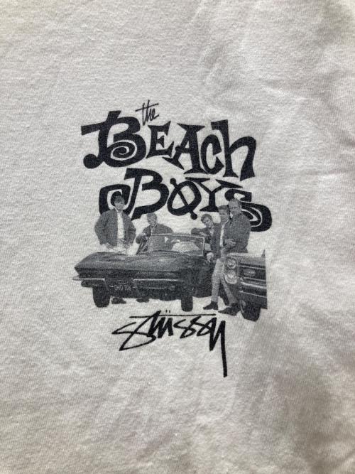 stussy（ステューシー）stussy (ステューシー) The Beach BoysプリントTシャツ ホワイト サイズ:Mの古着・服飾アイテム