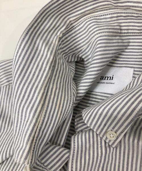 AMI Alexandre Mattiussi（アミアレクサンドルマテュッシ）AMI Alexandre Mattiussi (アミアレクサンドルマテュッシ) ハート刺繍ストライプシャツ グレー サイズ:41の古着・服飾アイテム