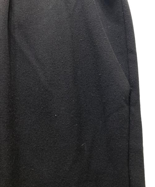 mizuiro-ind（ミズイロインド）mizuiro-ind (ミズイロインド) タックテーパードパンツ ブラック サイズ:Mの古着・服飾アイテム