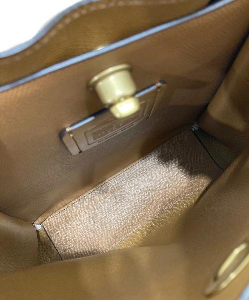 COACH（コーチ）COACH (コーチ) チャーリーバケットバッグ ホワイトの古着・服飾アイテム