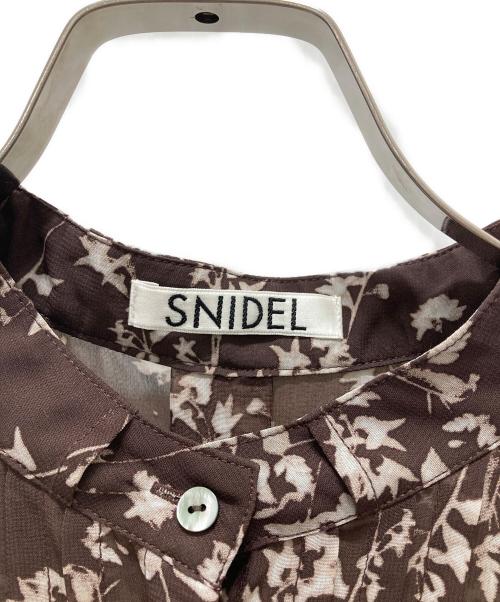Snidel（スナイデル）Snidel (スナイデル) プリントプリーツワンピース ブラウンの古着・服飾アイテム
