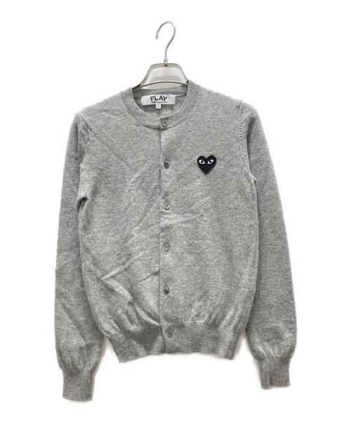 PLAY COMME des GARCONS（プレイコムデギャルソン）PLAY COMME des GARCONS (プレイコムデギャルソン) ハート刺繍カーディガン グレー サイズ:Sの古着・服飾アイテム