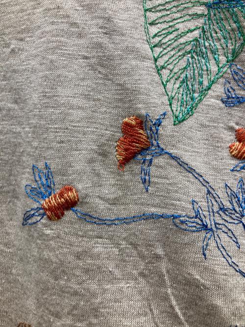 45R（フォーティファイブ・アール）45R (フォーティファイブ・アール) 花柄刺繍リネンブラウス ブラウンの古着・服飾アイテム