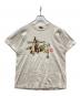 stussy（ステューシー）の古着「カモ柄ロゴTシャツ」｜ベージュ