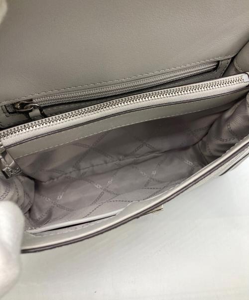 MICHAEL KORS（マイケルコース）MICHAEL KORS (マイケル・コース) ショルダーバッグ グレーの古着・服飾アイテム