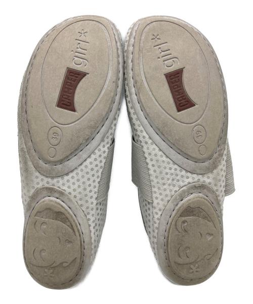 CAMPER（カンペール）CAMPER (カンペール) ドット柄メリージェーンパンプス ライトグレー サイズ:39の古着・服飾アイテム