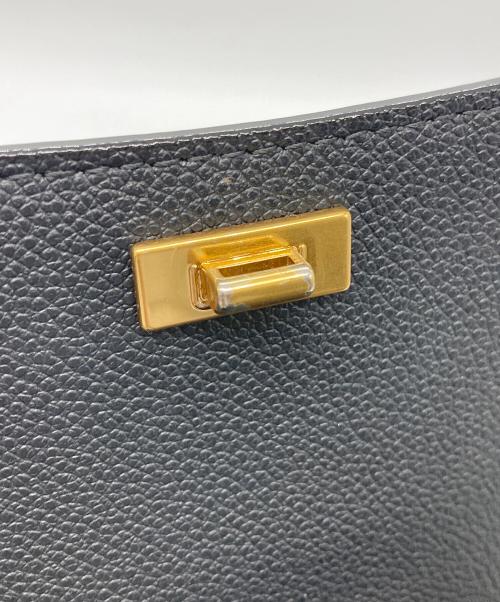 CHARLES & KEITH（チャールズアンドキース）CHARLES & KEITH (チャールズアンドキース) ハクスリメタリック プッシュロックトップハンドル ブラックの古着・服飾アイテム
