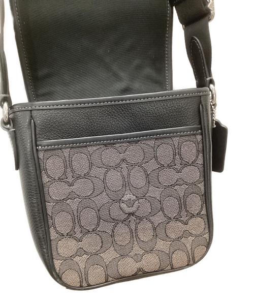 COACH（コーチ）COACH (コーチ) シグネチャー ルーカス クロスボディバッグ ブラックの古着・服飾アイテム