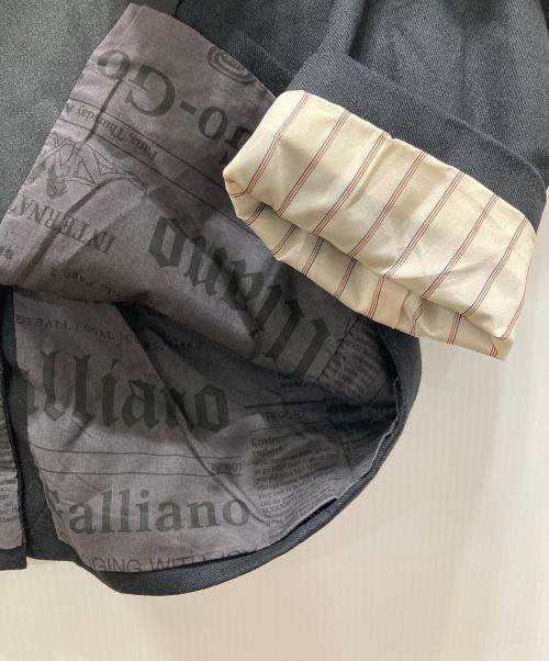GALLIANO（ガリアーノ）GALLIANO (ガリアーノ) セットアップスーツ/ 裏地ニュースペーパー ブラック サイズ:34/48の古着・服飾アイテム