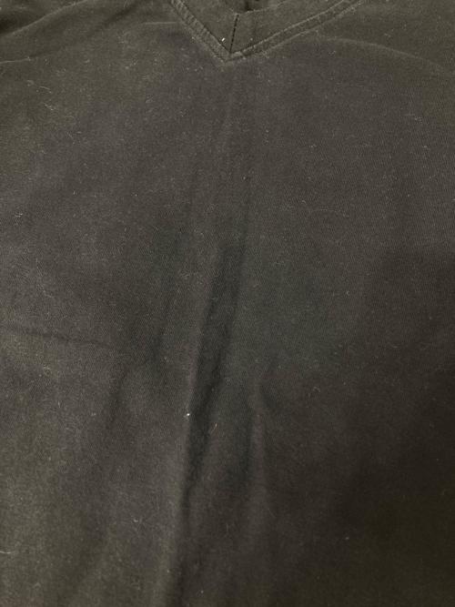 JOHN GALLIANO（ジョンガリアーノ）JOHN GALLIANO (ジョンガリアーノ) ラインデザイン VネックTシャツ ブラック サイズ:Lの古着・服飾アイテム