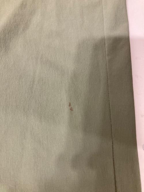 universal products（ユニバーサルプロダクツ）UNIVERSAL PRODUCTS (ユニバーサルプロダクツ) BIG WAIST EASY SLACKS オリーブ サイズ:2の古着・服飾アイテム