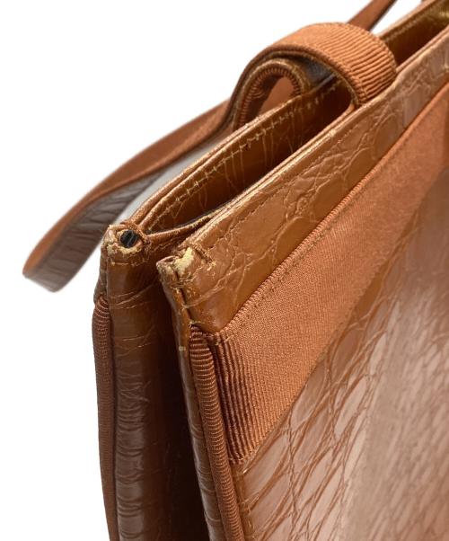 Salvatore Ferragamo（サルヴァトーレ フェラガモ）Salvatore Ferragamo (サルヴァトーレ フェラガモ) 型押しトートバッグ ブラウンの古着・服飾アイテム