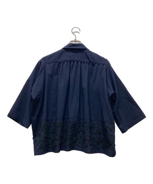 tricot COMME des GARCONS（トリココムデギャルソン）tricot COMME des GARCONS (トリココムデギャルソン) 丸襟刺繍シャツ ネイビー サイズ:Sの古着・服飾アイテム