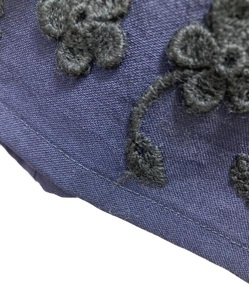 tricot COMME des GARCONS（トリココムデギャルソン）tricot COMME des GARCONS (トリココムデギャルソン) 丸襟刺繍シャツ ネイビー サイズ:Sの古着・服飾アイテム